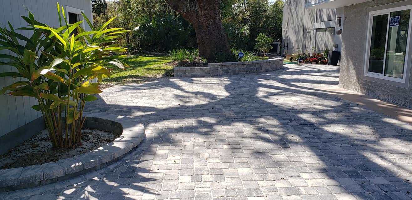 Vinyl privacy fence New Smyrna Beach